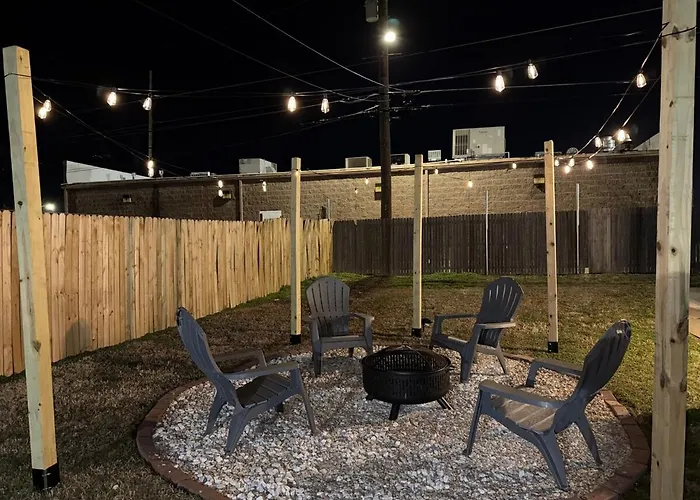Quiet Comfort Near Downtown 2br 1ba * Tulsa