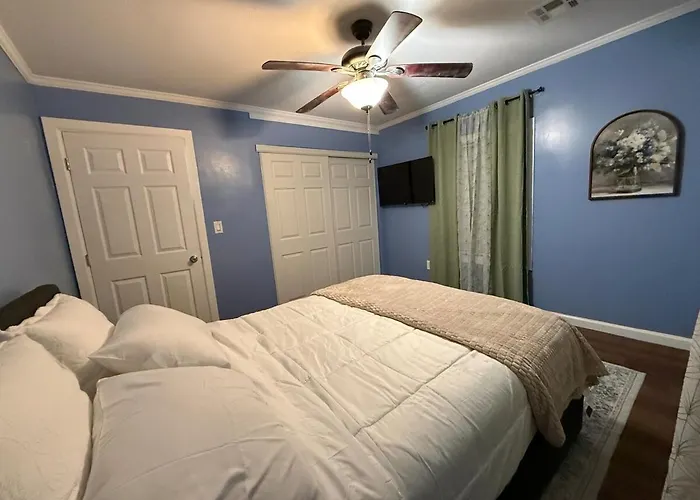 Quiet Comfort Near Downtown 2br 1ba Сasa de vacaciones